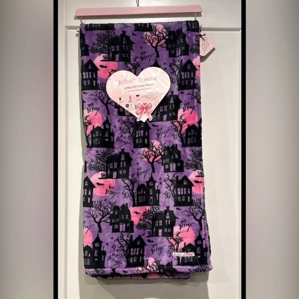 Betsey Johnson Viral Halloween Throw